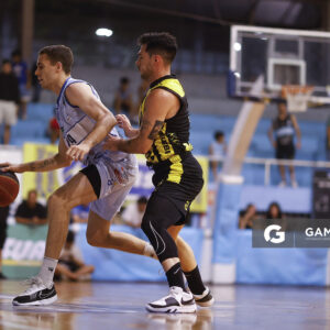 Xavier Cousté, de Cordón. Liga Uruguaya de Básquetbol. Gimnasio de Cordón .