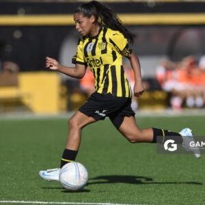 Wendy Carballo, de Peñarol. Campeonato Uruguayo Femenino. Estadio José Pedro Damiani.