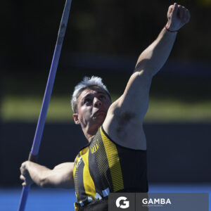 Yonatan Santos, durante el lanzameinto de jabalina, Grand Prix Sudamericano Estrella Puente y Darwin Piñeyrúa. Pista oficial de Atletismo del Parque Batlle.