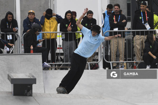Julieta González, en Skate modalidad Street. Juegos Panamericanos Santiago 2023. Explanada de los Deportes Urbanos .