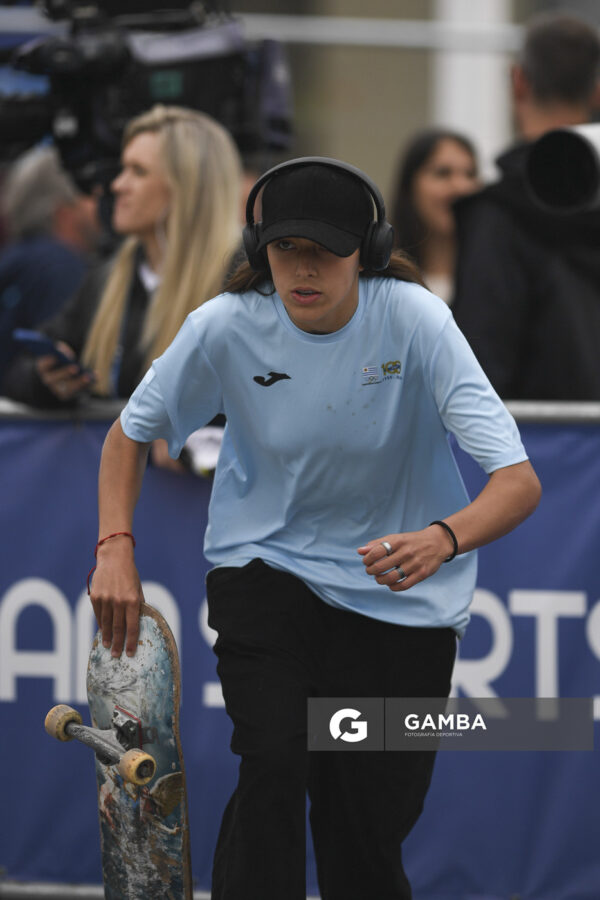 Julieta González, en Skate modalidad Street. Juegos Panamericanos Santiago 2023. Explanada de los Deportes Urbanos .