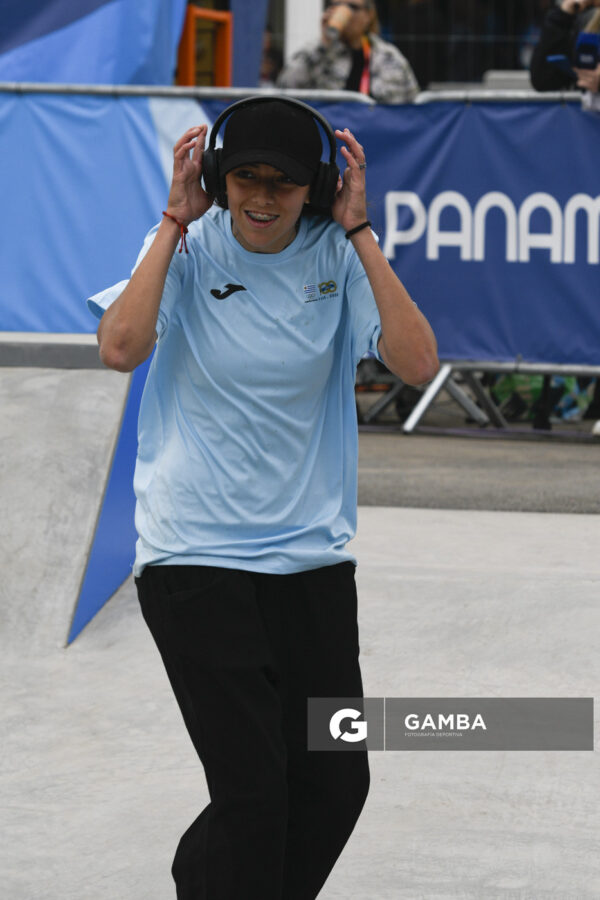 Julieta González, en Skate modalidad Street. Juegos Panamericanos Santiago 2023. Explanada de los Deportes Urbanos .