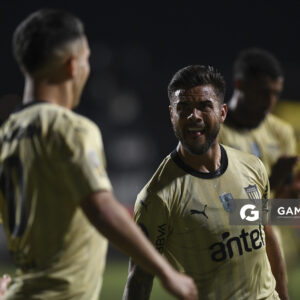 Torneo Apertura. Parque Alfredo Víctor Viera.