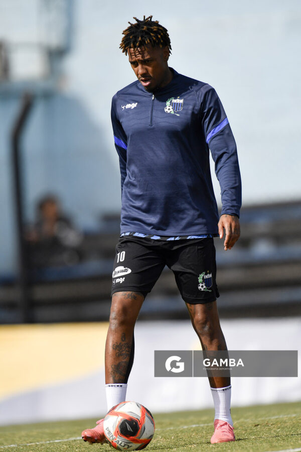 Abel Hernández, de Liverpool. Torneo Apertura. Estadio Belvedere.