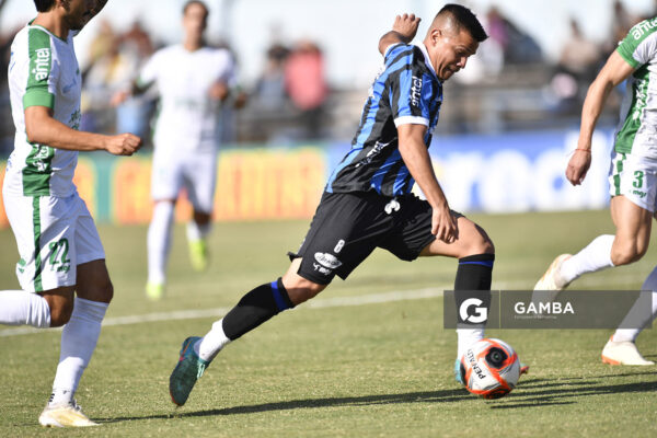 Hugo Quintana, de Liverpool. Torneo Apertura. Estadio Belvedere.