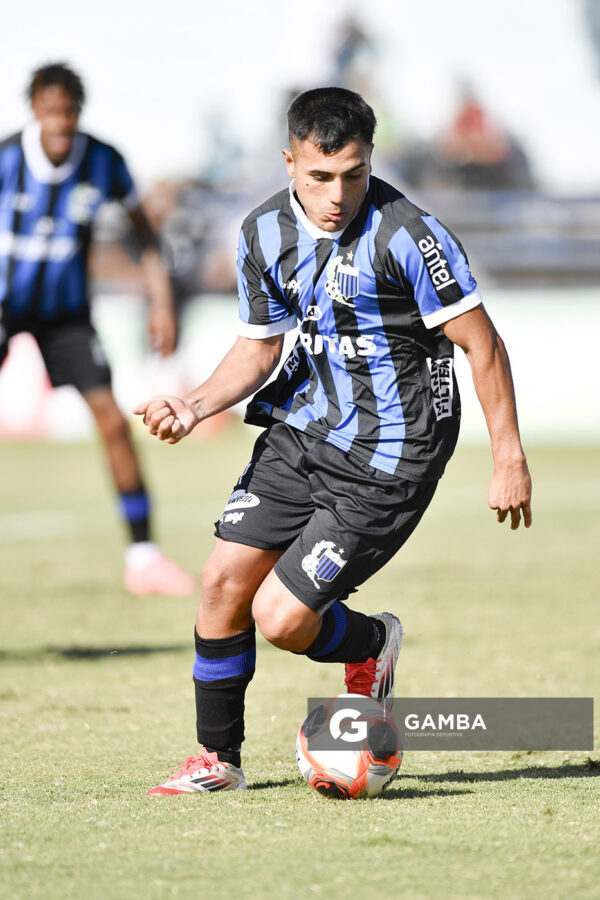 Nicolás Vallejo, de Liverpool. Torneo Apertura. Estadio Belvedere.