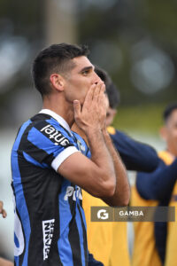Martín Rabuñal, de Liverpool. Torneo Apertura. Estadio Belvedere.