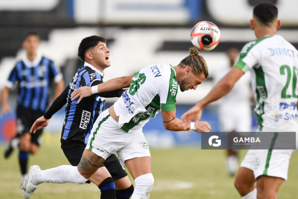 Matías Velázquez, de Plaza Colonia. Torneo Apertura. Estadio Belvedere.