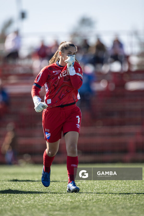 Josefina Villanueva, golera de Nacional. Campeonato Uruguayo de Fútbol Femenino. Complejo Rentistas.
