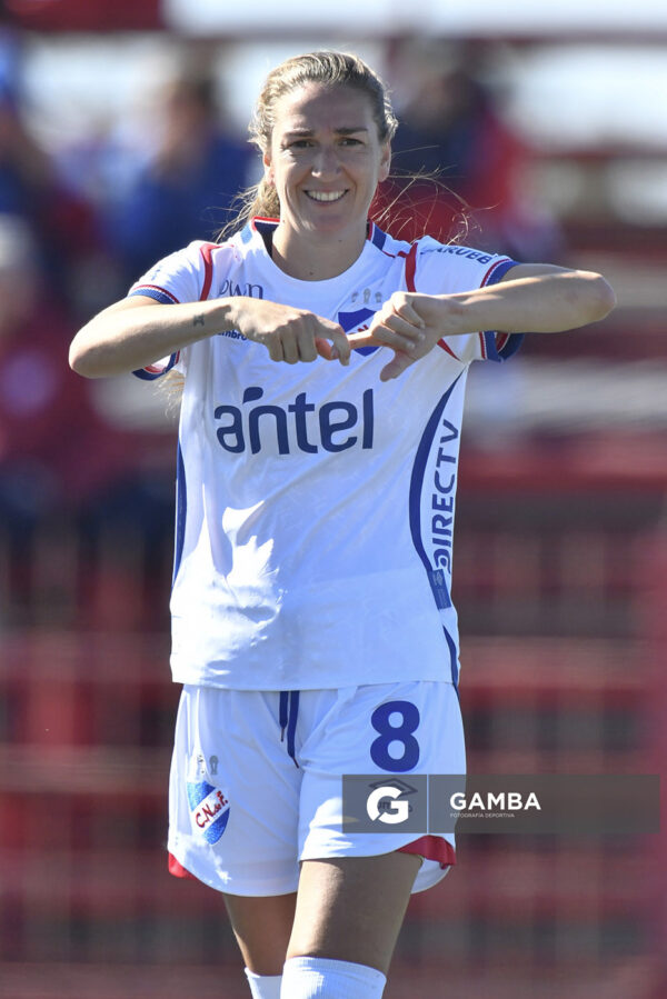 Sofía Oxandabarat, de Nacional. Campeonato Uruguayo de Fútbol Femenino. Complejo Rentistas.