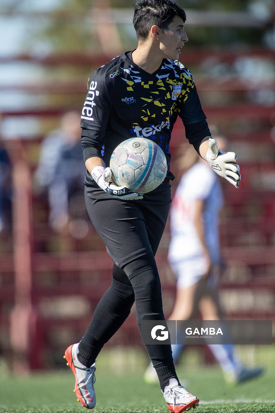 Luciana Gómez, golera de Bella Vista. Campeonato Uruguayo de Fútbol Femenino. Complejo Rentistas.