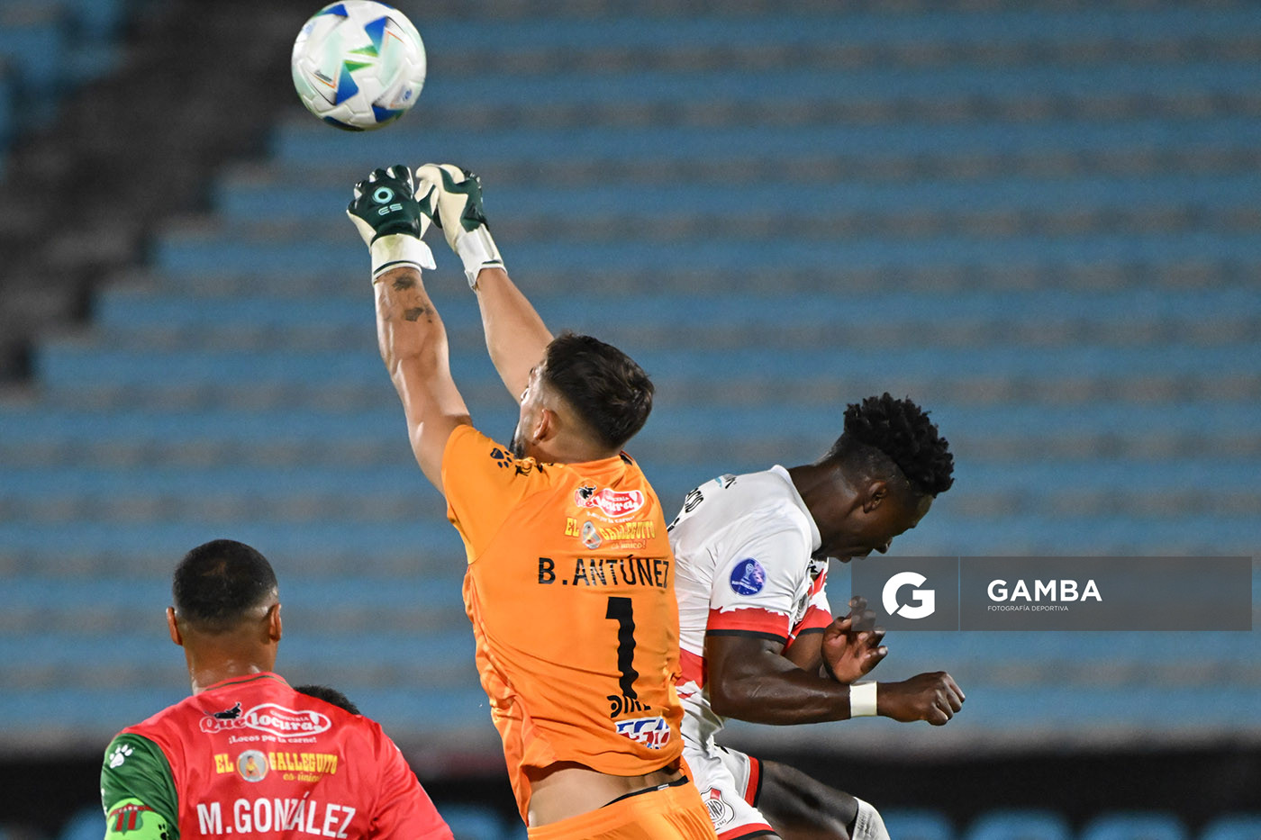 Bruno Antúnez, golero de Boston River. Copa Conmebol Sudamericana. Estadio Centenario.