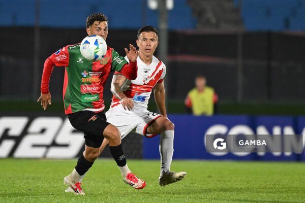 Agustín Albarracín, de Boston River. Copa Conmebol Sudamericana. Estadio Centenario.