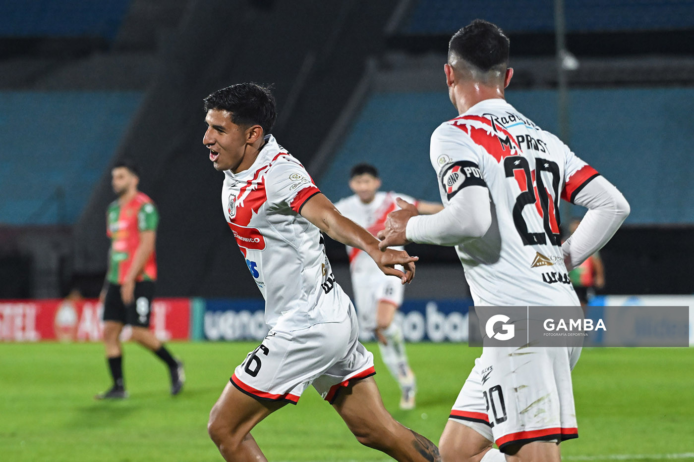 Andrés Torrico, de Nacional Potosí. Copa Conmebol Sudamericana. Estadio Centenario.