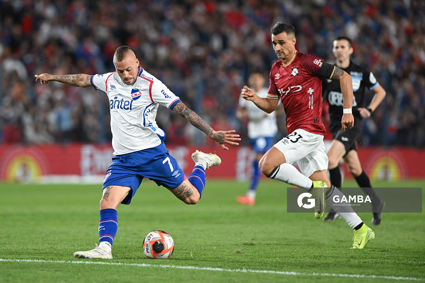 Nicolás López, de Nacional. Torneo Apertura – Liga AUF uruguaya 2025. Estadio Gran Parque Central.