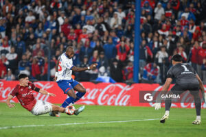 Torneo Apertura – Liga AUF uruguaya 2025. Estadio Gran Parque Central.