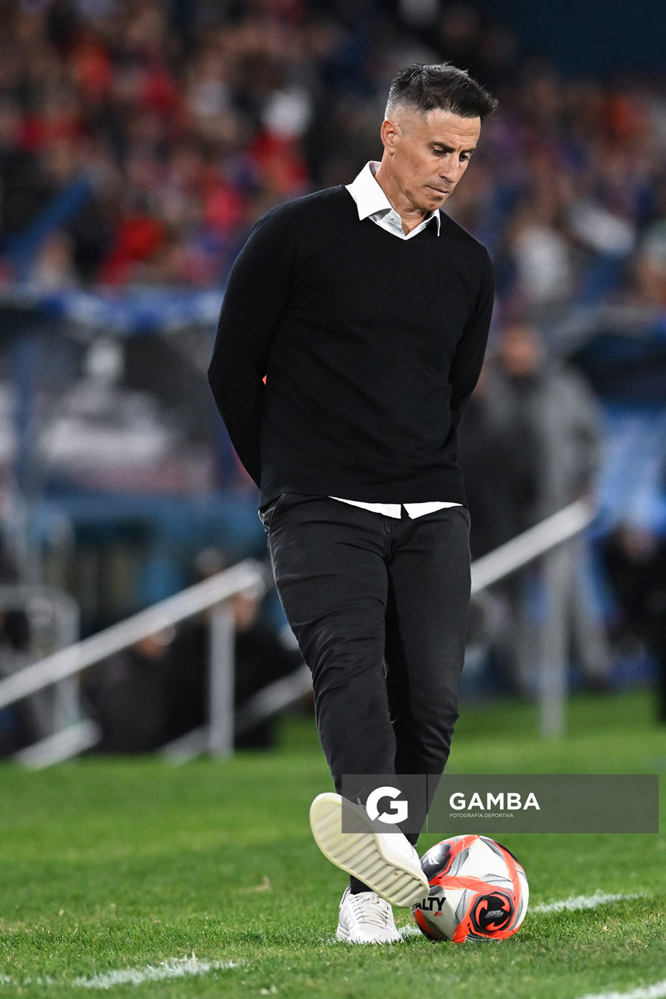 Pablo Peirano, director técnico de Nacional. Torneo Apertura – Liga AUF uruguaya 2025. Estadio Gran Parque Central.