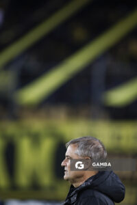 Diego Aguirre, director técnico de Peñarol. Torneo Apertura. Estadio Campeón del Siglo.