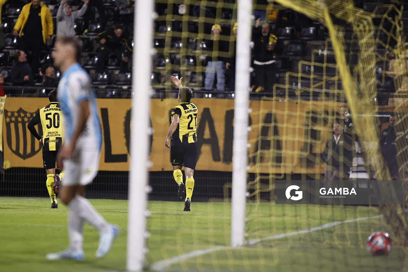 Lucas Hernández, de Peñarol. Torneo Apertura. Estadio Campeón del Siglo.