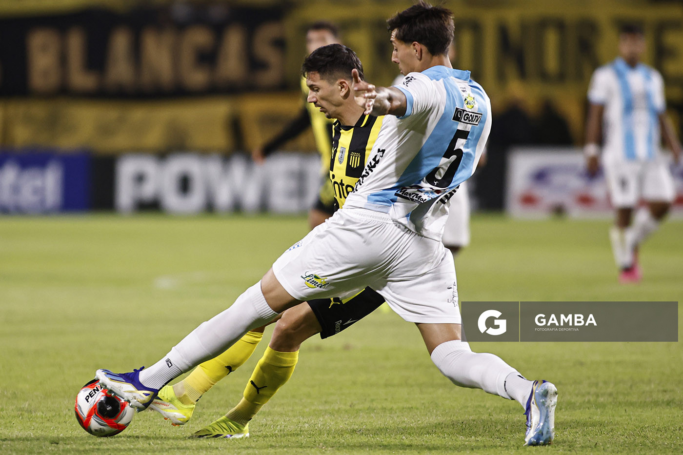 Maximiliano Silvera, de Peñarol. Torneo Apertura. Estadio Campeón del Siglo.