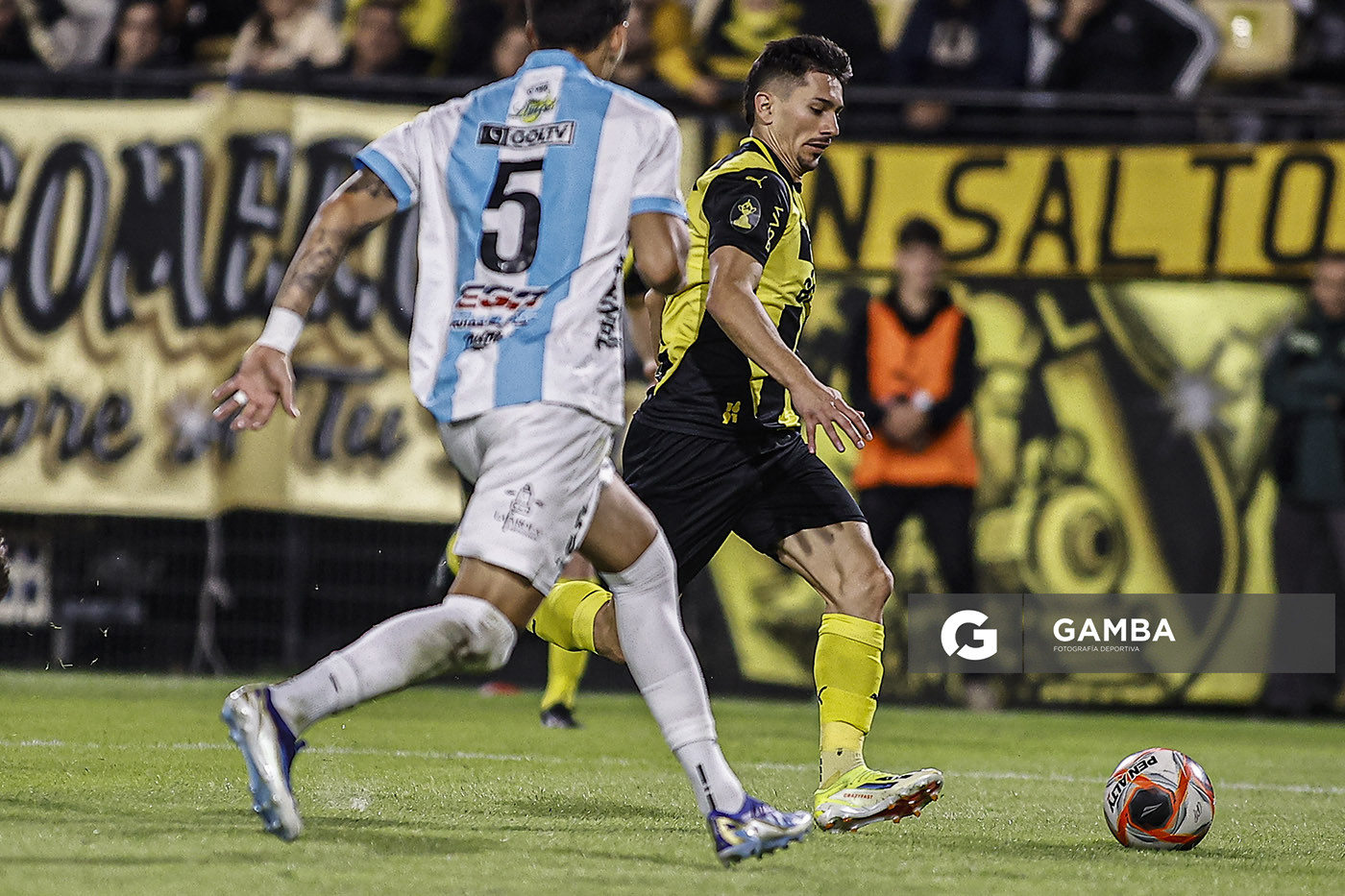 Maximiliano Silvera, de Peñarol. Torneo Apertura. Estadio Campeón del Siglo.
