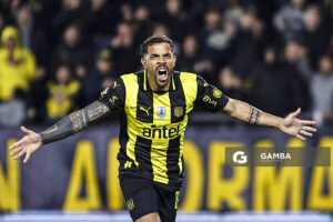David Terans, de Peñarol. Torneo Apertura. Estadio Campeón del Siglo.