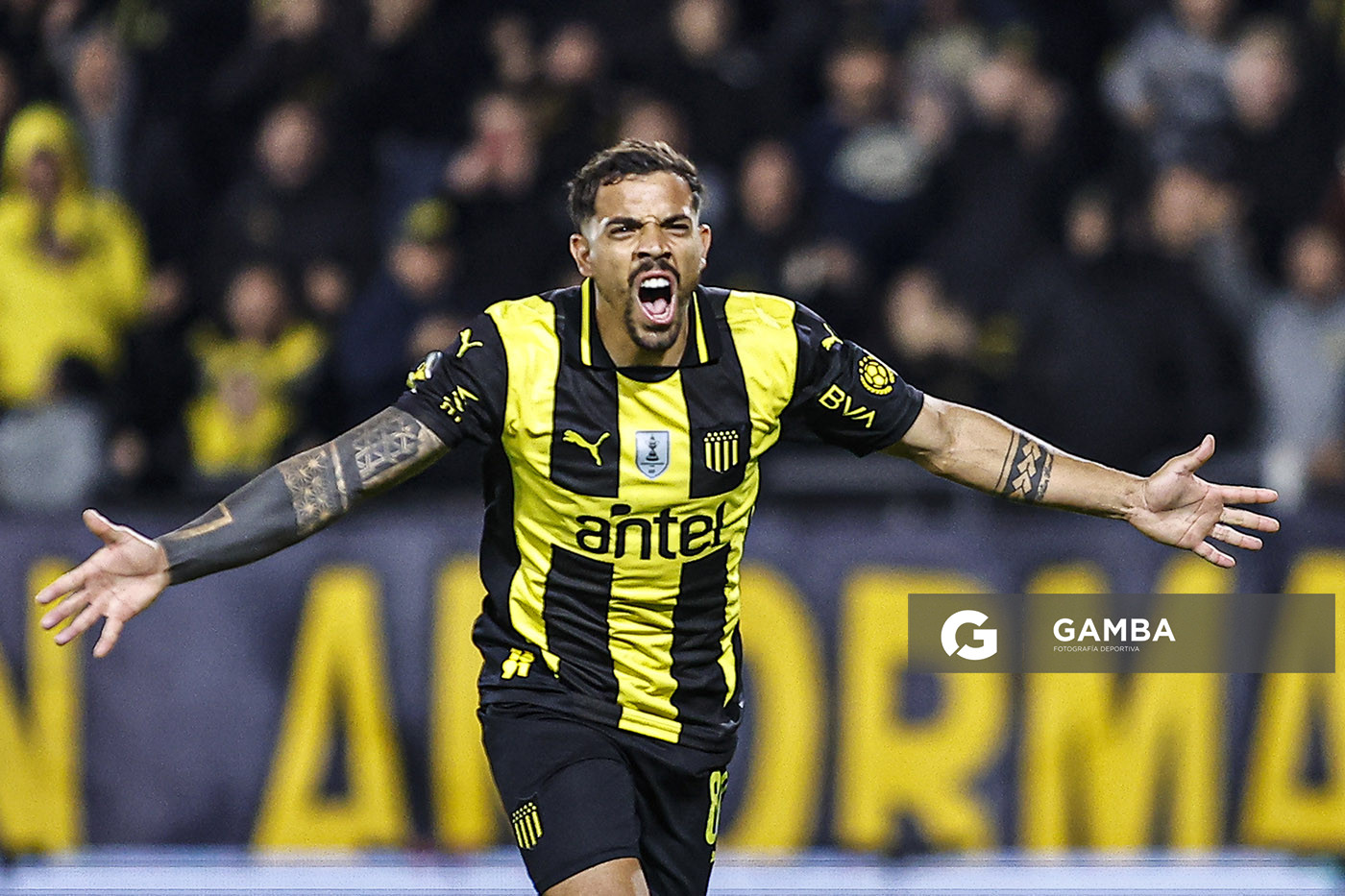 David Terans, de Peñarol. Torneo Apertura. Estadio Campeón del Siglo.