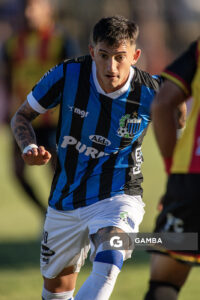 Gonzalo Nápoli, de Liverpool. Torneo Apertura. Estadio Parque Abraham Paladino.