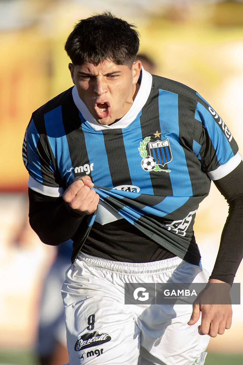 Renzo Machado, de Liverpool. Torneo Apertura. Estadio Parque Abraham Paladino.