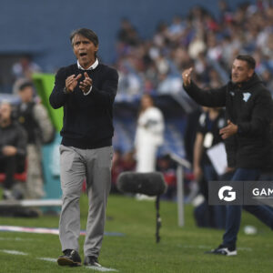 Tabaré Silva, director técnico de Cerro, Torneo Apertura. Estadio Gran Parque Central.