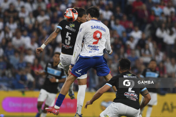 Gonzalo Petit, de Nacional, Torneo Apertura. Estadio Gran Parque Central.
