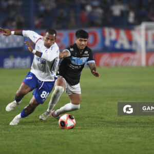 Rómulo Otero, de Nacional, Torneo Apertura. Estadio Gran Parque Central.
