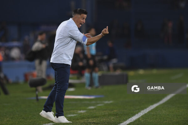 Pablo Peirano, director técnico de Nacional, Torneo Apertura. Estadio Gran Parque Central.