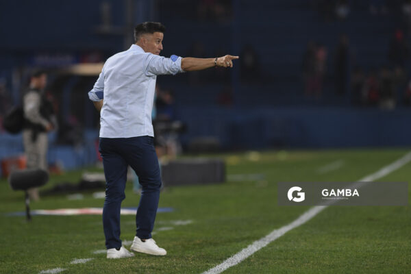 Pablo Peirano, director técnico de Nacional, Torneo Apertura. Estadio Gran Parque Central.