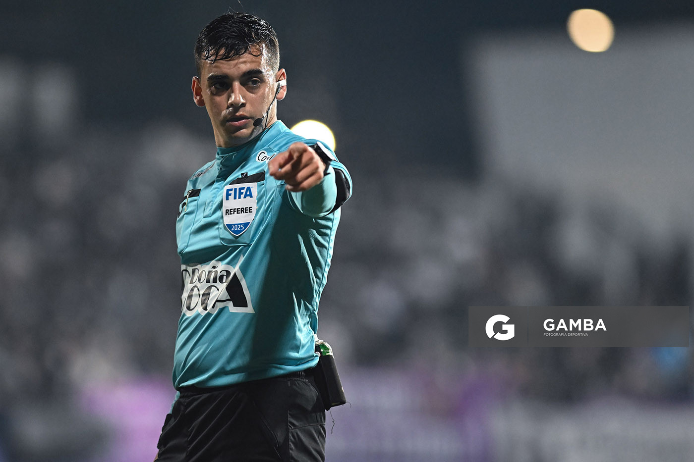 Mathías de Armas, árbitro central, Torneo Apertura – Liga AUF uruguaya 2025. Estadio Luis Franzini.