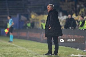 Diego Aguirre, director técnico de Peñarol. Torneo Apertura – Liga AUF uruguaya 2025. Estadio Luis Franzini.