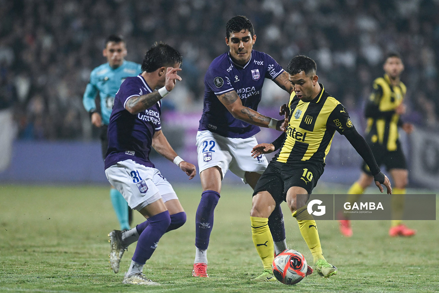 Leonardo Fernández, de Peñarol. Torneo Apertura – Liga AUF uruguaya 2025. Estadio Luis Franzini.
