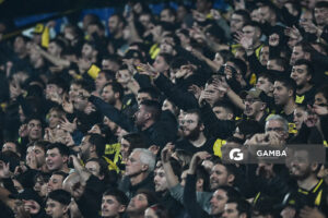 Hinchada de Peñarol. Torneo Apertura – Liga AUF uruguaya 2025. Estadio Luis Franzini.