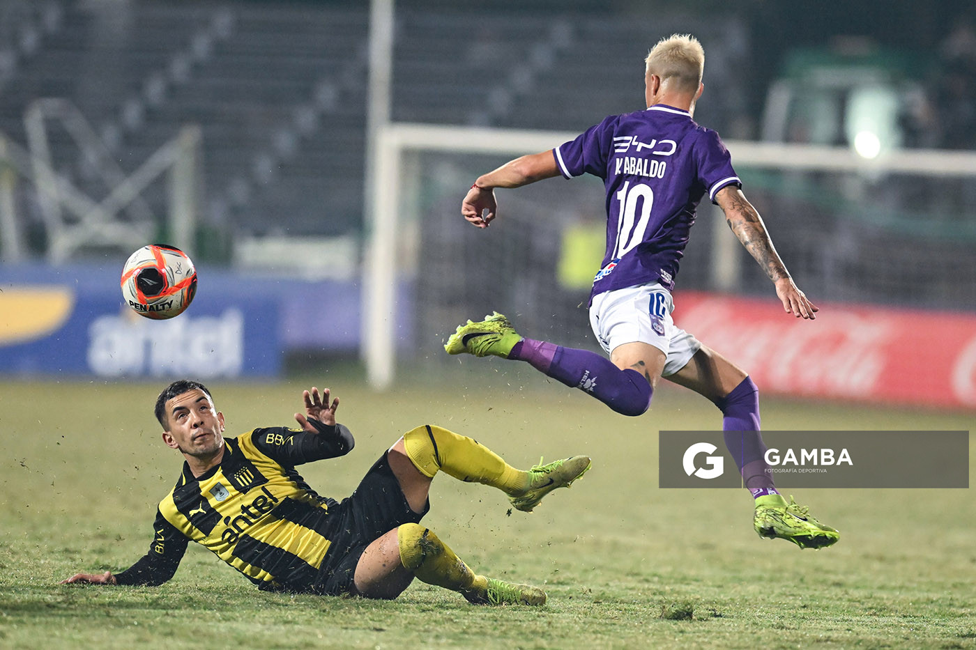 Leonardo Fernández, de Peñarol. Torneo Apertura – Liga AUF uruguaya 2025. Estadio Luis Franzini.