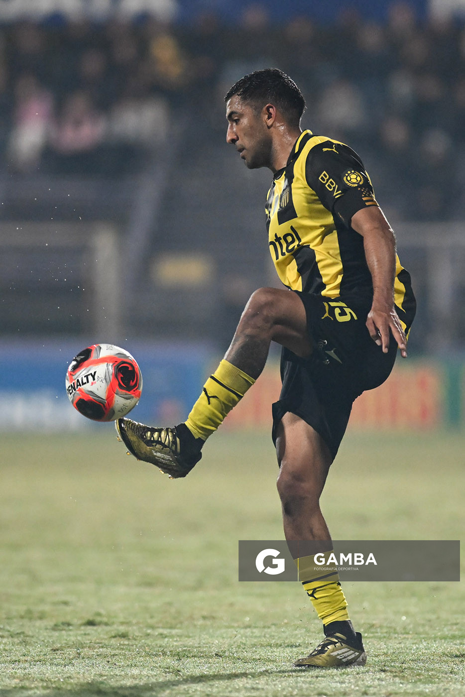 Maximiliano Olivera, de Peñarol. Torneo Apertura – Liga AUF uruguaya 2025. Estadio Luis Franzini.