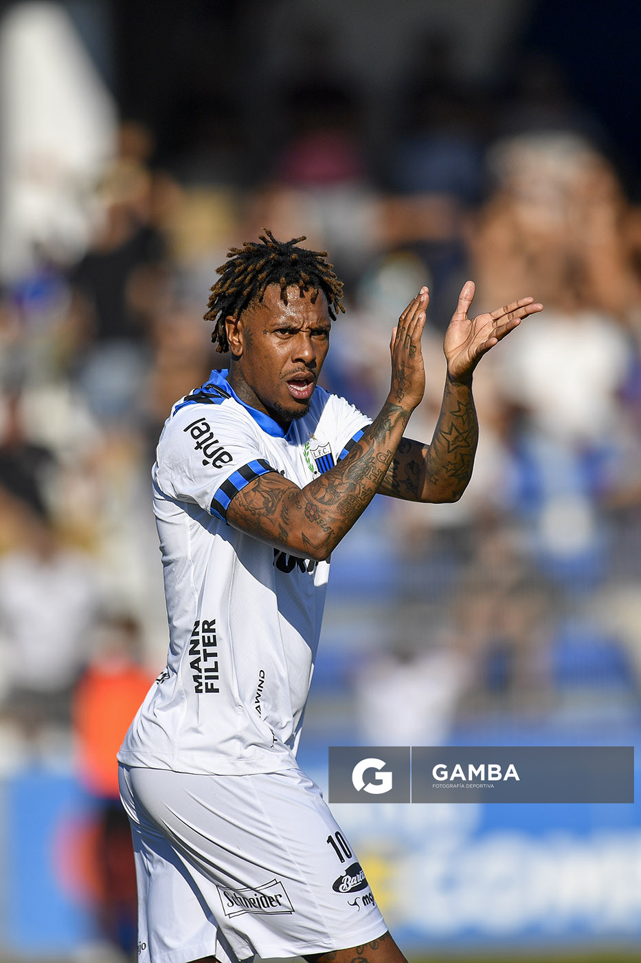 Abel Hernández, de Liverpool. Torneo Apertura. Estadio Artigas.