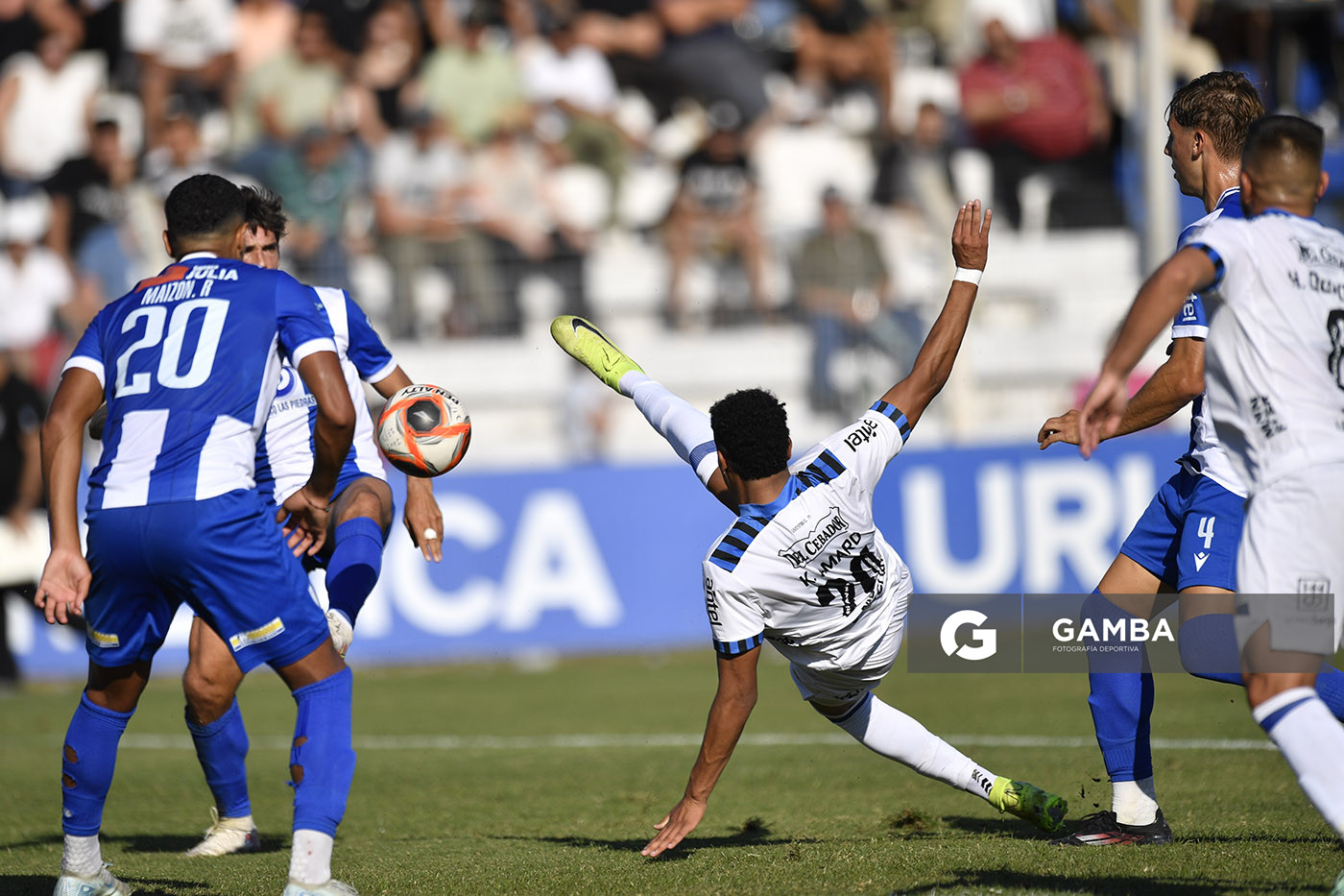 Kevin Amaro, de Liverpool. Torneo Apertura. Estadio Artigas.
