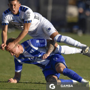 Thomas Rodríguez, de Juventud. Diego Rodríguez, de Liverpool. Torneo Apertura. Estadio Artigas.