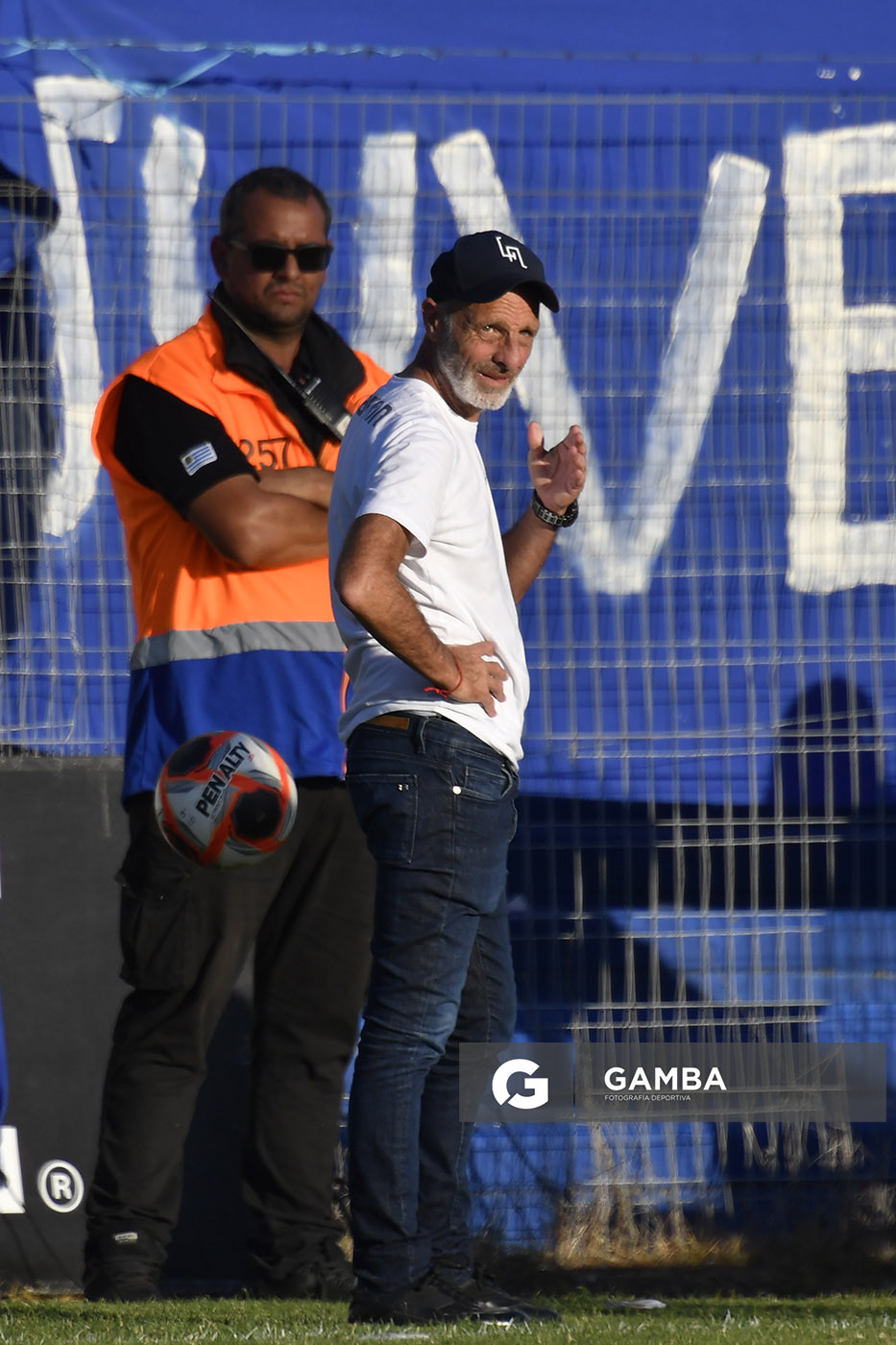 Diego Monarriz,, director técnico de Juventud. Torneo Apertura. Estadio Artigas.