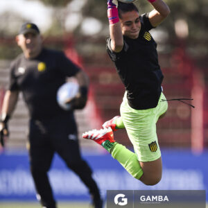 Vanina Sburlatti, golera de Peñarol. Campeonato Uruguayo de Fútbol Femenino. Complejo Rentistas.