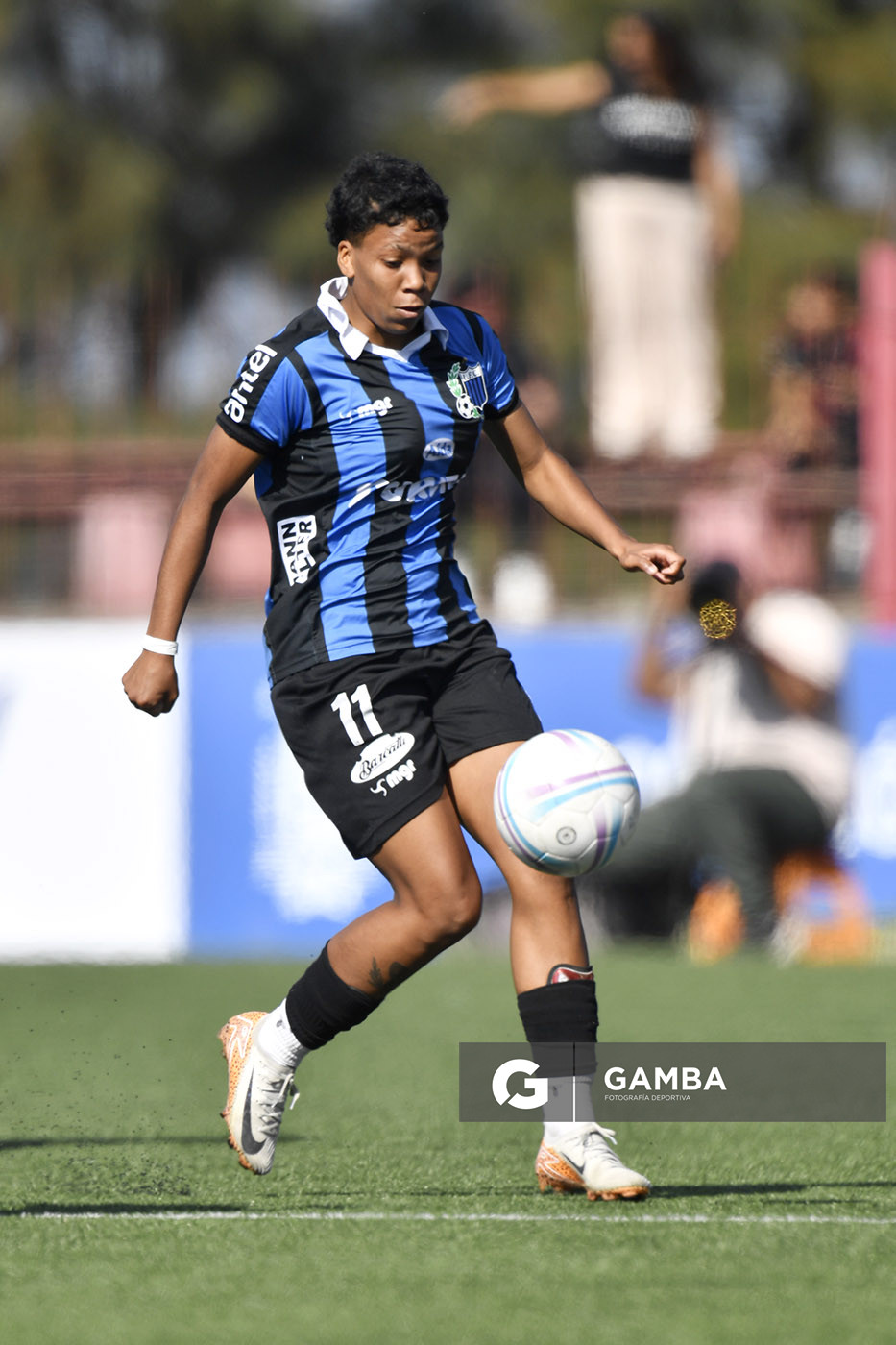 Ilana Guedes, de Liverpool. Campeonato Uruguayo de Fútbol Femenino. Complejo Rentistas.