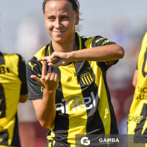 Tatiana Martínez, de Peñarol. Campeonato Uruguayo de Fútbol Femenino. Complejo Rentistas.
