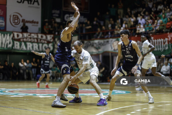 Santiago Vidal, de Aguada. Liga Uruguaya de Básquetbol. Gimnasio de Aguada.