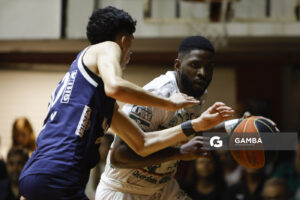 Jamil Wilson, de Aguada. Liga Uruguaya de Básquetbol. Gimnasio de Aguada.