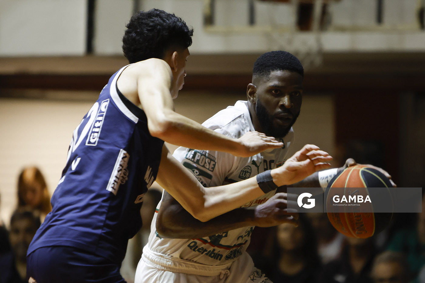 Jamil Wilson, de Aguada. Liga Uruguaya de Básquetbol. Gimnasio de Aguada.